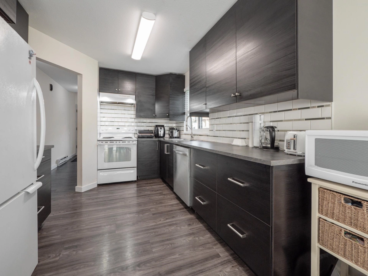 Family Room Photo of 1 765 School Road, Gibsons, BC