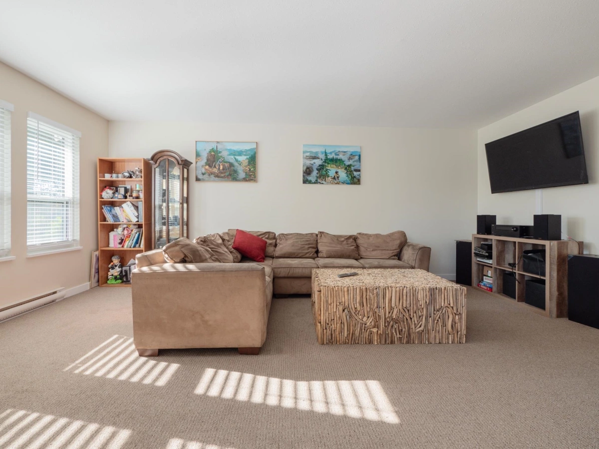 Pantry Photo of 1 765 School Road, Gibsons, BC