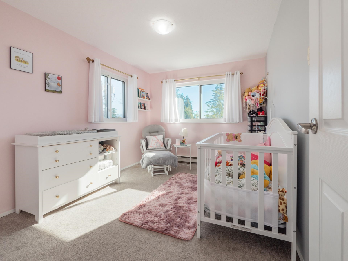Primary Bathroom Photo of 1 765 School Road, Gibsons, BC