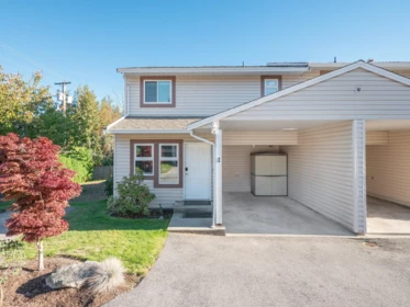 1 765 School Road, Gibsons, BC, Gibsons — Townhouse for sale