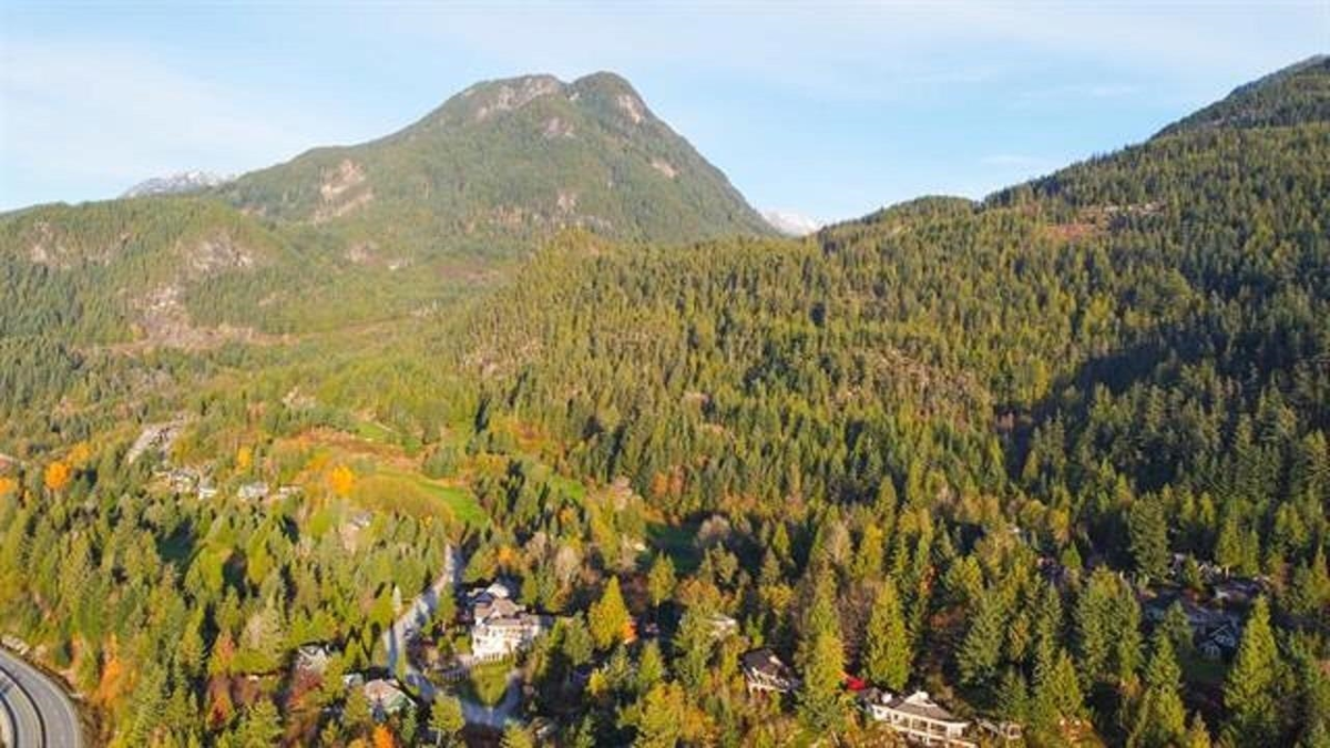 Kitchen Photo of 158 Furry Creek Drive, Furry Creek, BC