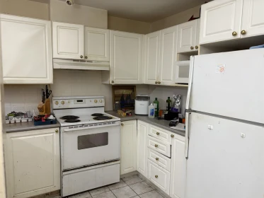 Kitchen Photo of 204 137 W 17th Street, North Vancouver, BC