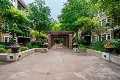 309 1975 154 Street, Surrey, BC, King George Corridor — 2 bed apartment/condo for sale