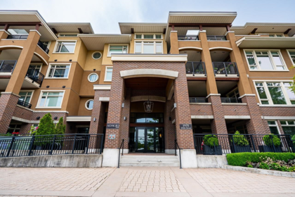 Family Room Photo of 309 1975 154 Street, Surrey, BC