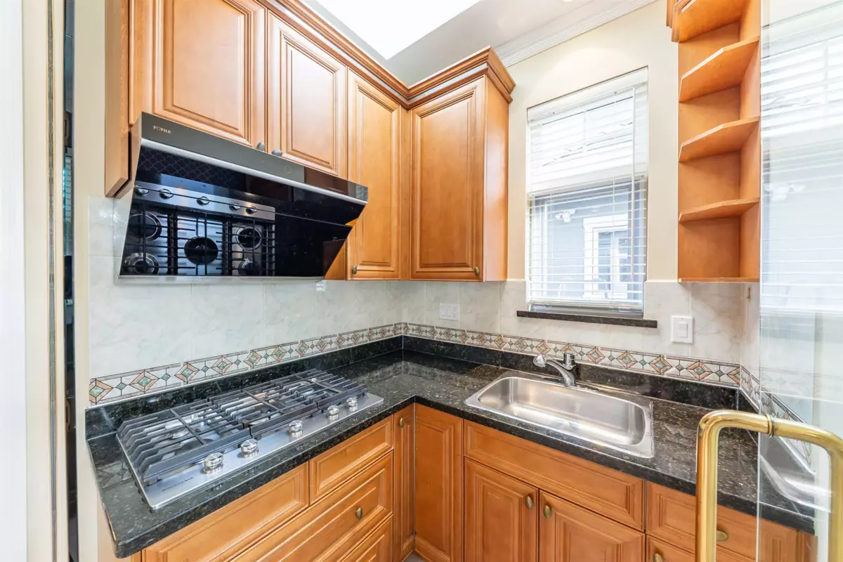 Breakfast Nook Photo of 2328 W 22nd Avenue, Vancouver, BC