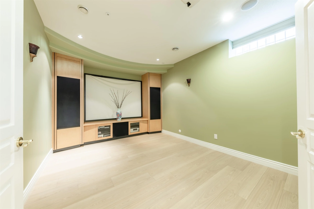 Hot Tub / Spa Photo of 2328 W 22nd Avenue, Vancouver, BC