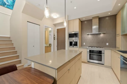 404 260 Salter Street, New Westminster, BC, New Westminster — Apartment/Condo for sale