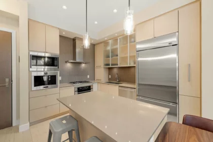 404 260 Salter Street, New Westminster, BC, New Westminster — Apartment/Condo for sale