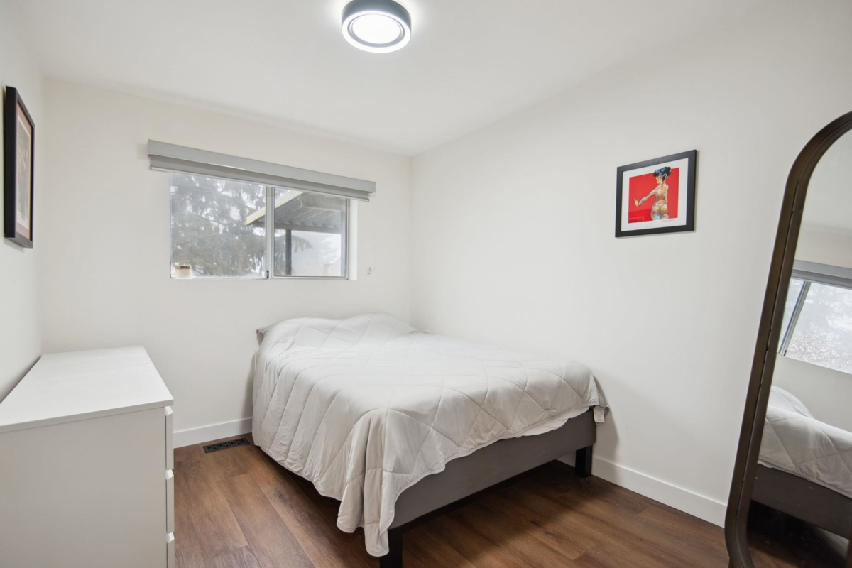 Bedroom 3 Photo of 220 N Grosvenor Avenue, Burnaby, BC