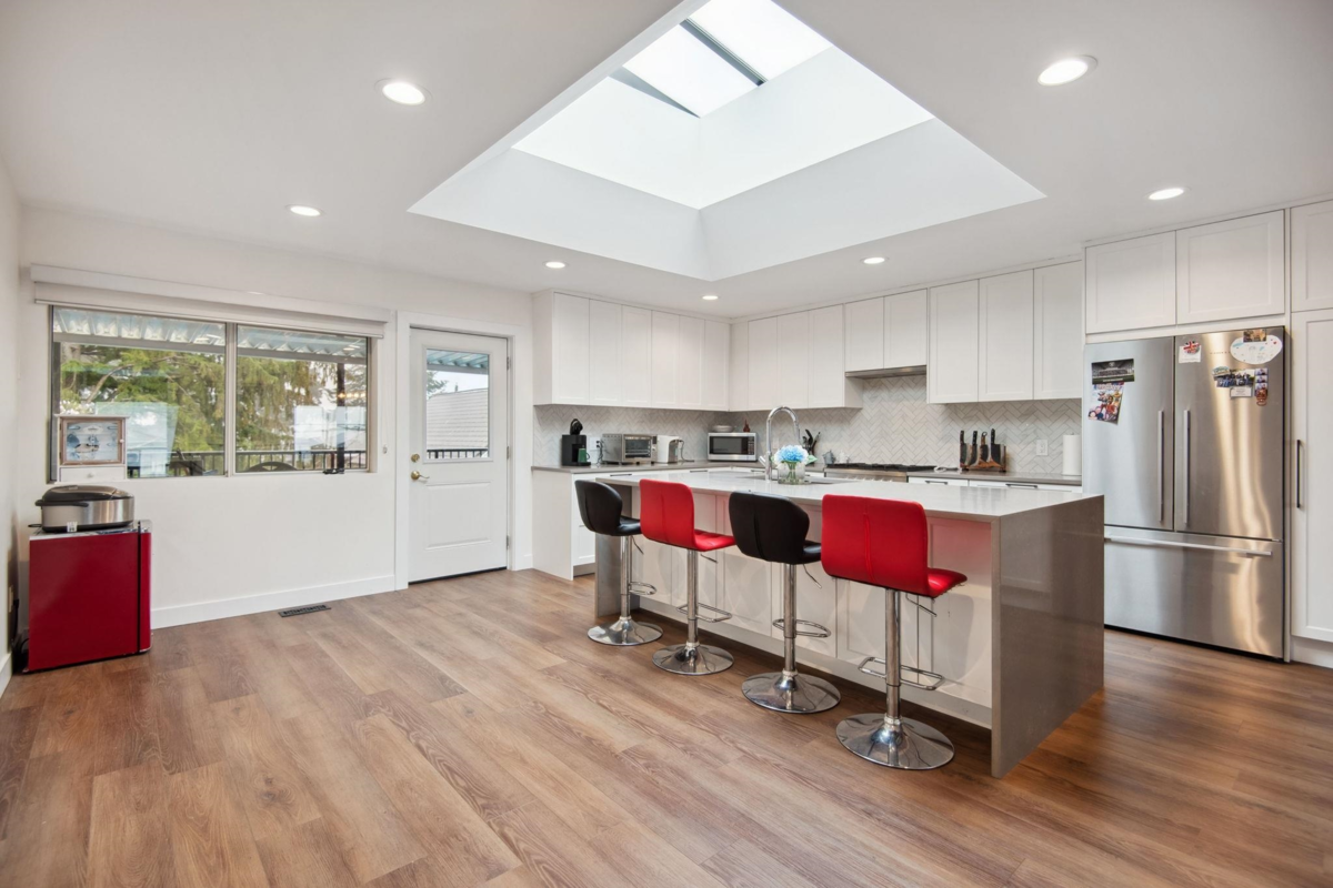 Exterior Rear Photo of 220 N Grosvenor Avenue, Burnaby, BC