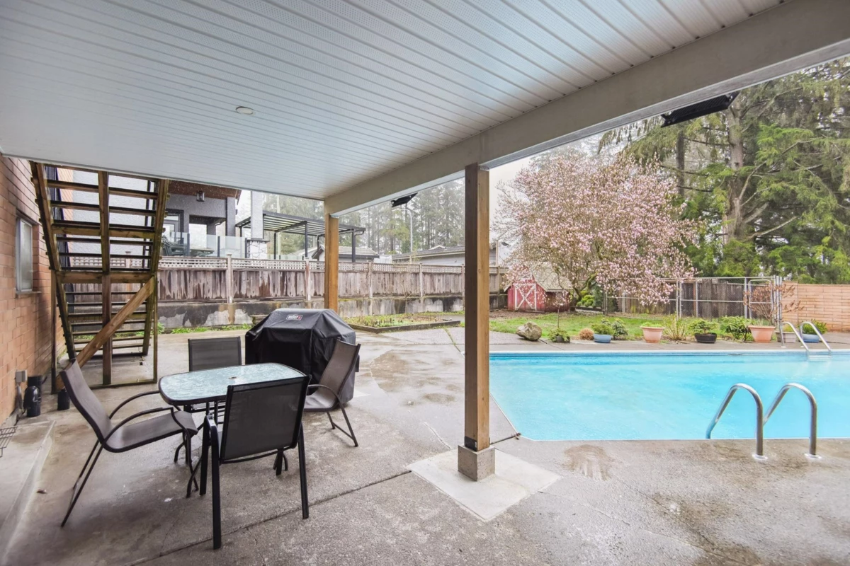 Garden / Landscaping Photo of 220 N Grosvenor Avenue, Burnaby, BC