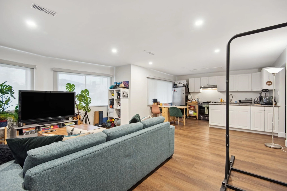 Laundry Room Photo of 220 N Grosvenor Avenue, Burnaby, BC