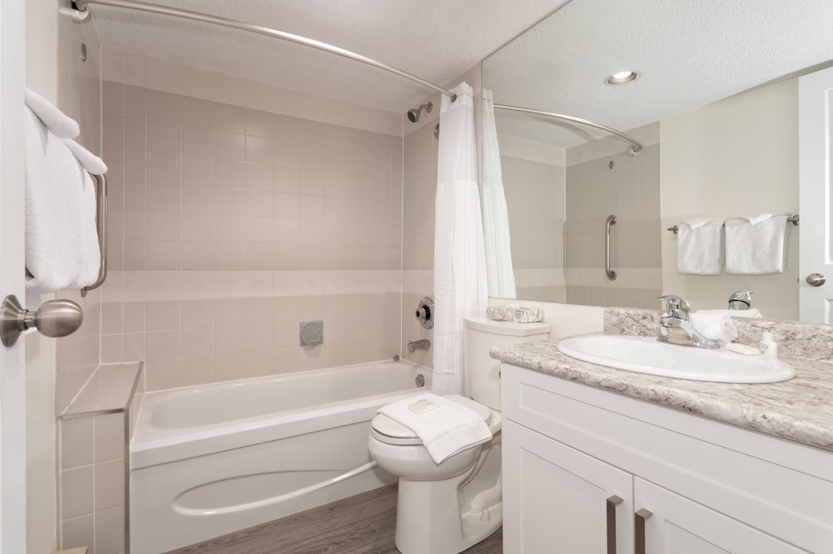 Primary Bedroom Photo of 117 2050 Lake Placid(Week 51) Road, Whistler, BC