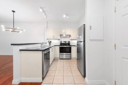 217 3629 Deercrest Drive, North Vancouver, BC, North Vancouver — Apartment/Condo for sale