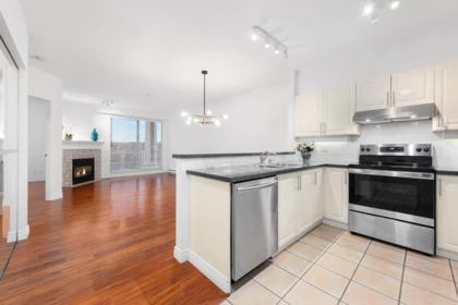 217 3629 Deercrest Drive, North Vancouver, BC, North Vancouver — Apartment/Condo for sale