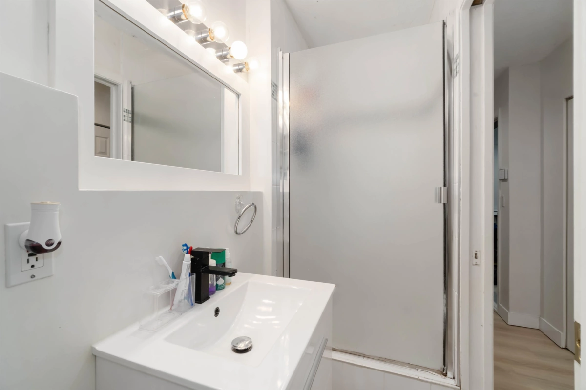 Backyard Photo of 456 Montroyal Boulevard, North Vancouver, BC