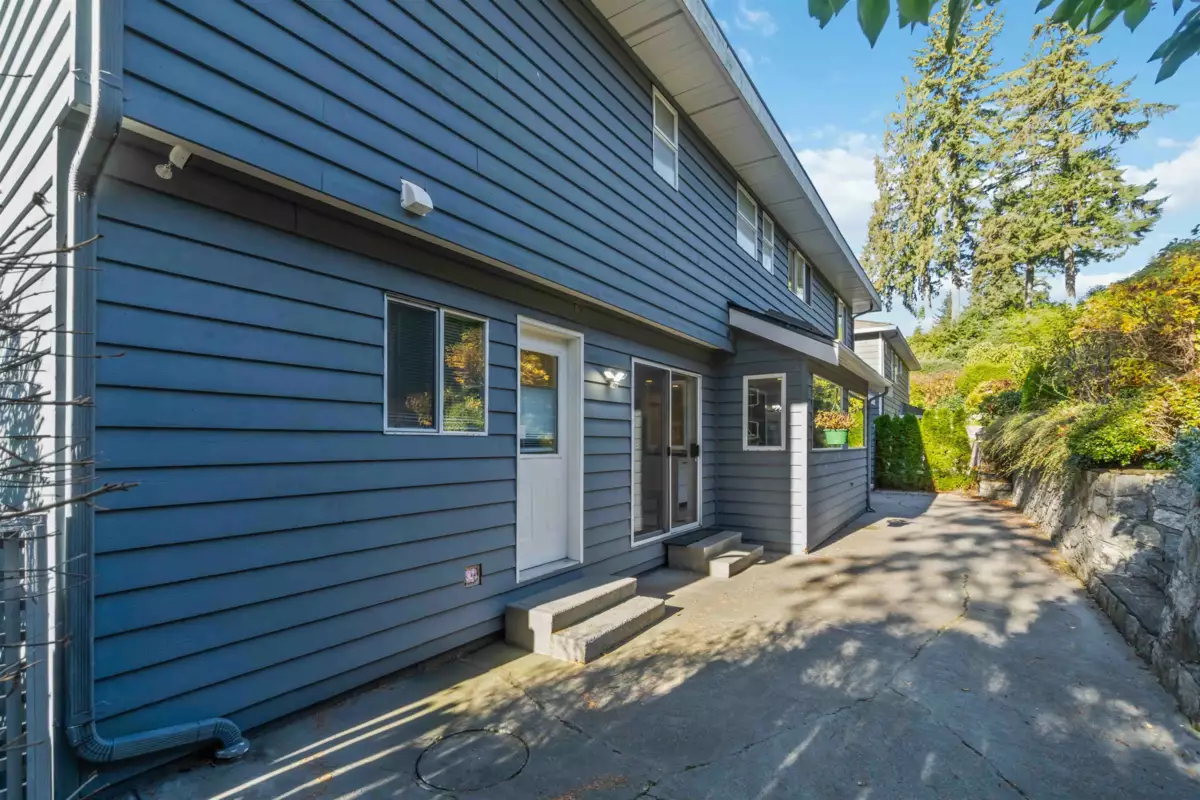 Dining Area Photo of 456 Montroyal Boulevard, North Vancouver, BC