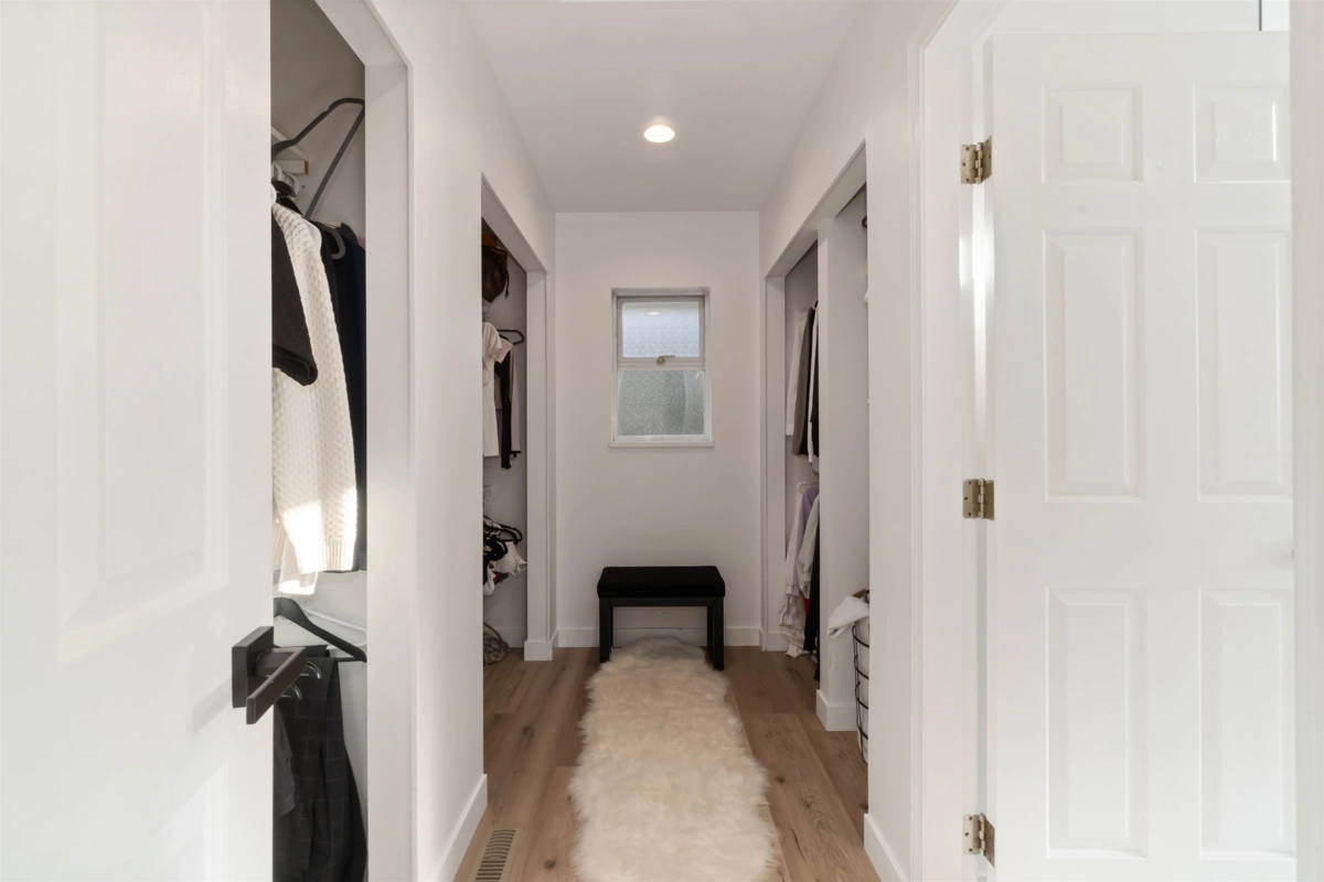 Guest Bathroom Photo of 456 Montroyal Boulevard, North Vancouver, BC