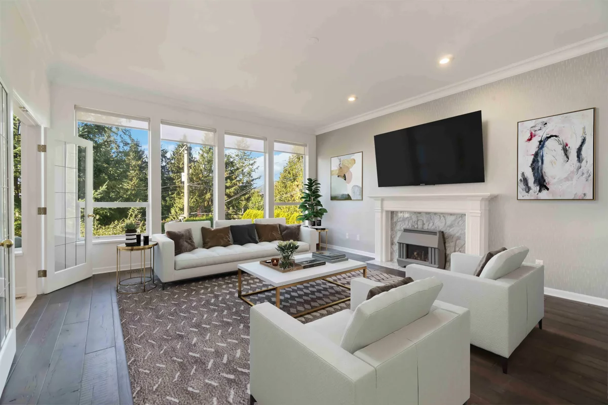 Kitchen Island Photo of 456 Montroyal Boulevard, North Vancouver, BC