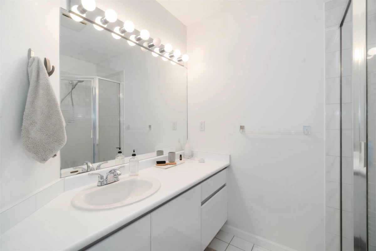 Laundry Room Photo of 456 Montroyal Boulevard, North Vancouver, BC