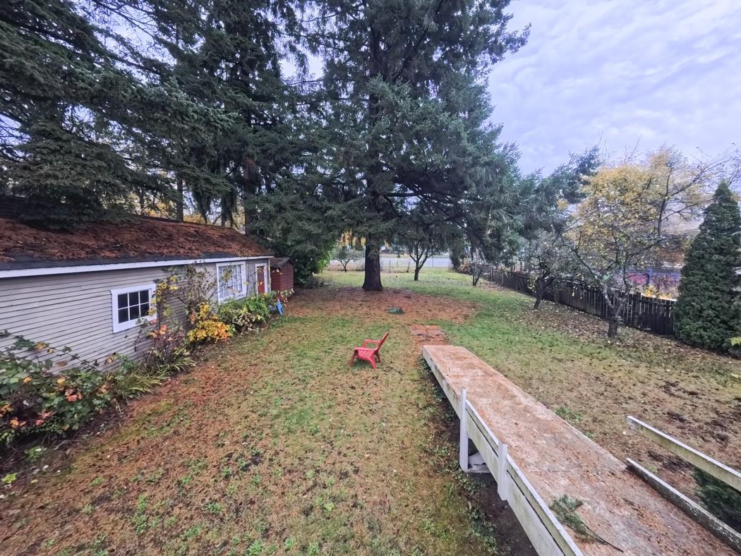 Guest Bathroom Photo of 5570 Balaclava Street, Vancouver, BC