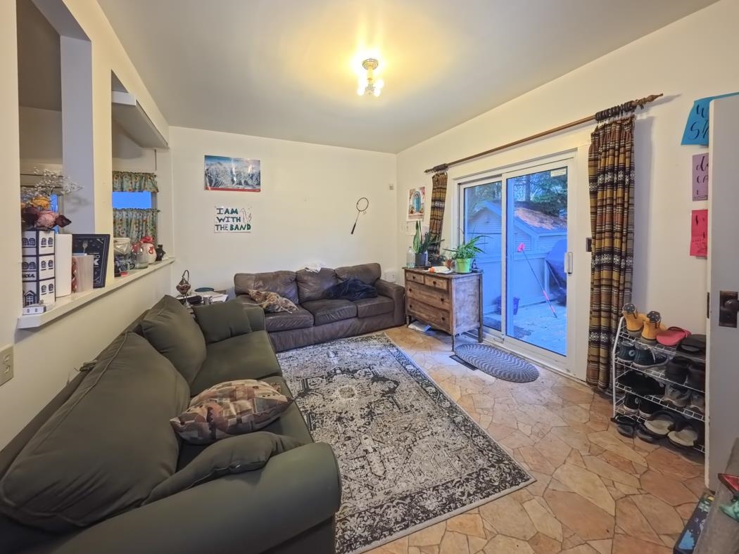 Living Room Photo of 5570 Balaclava Street, Vancouver, BC