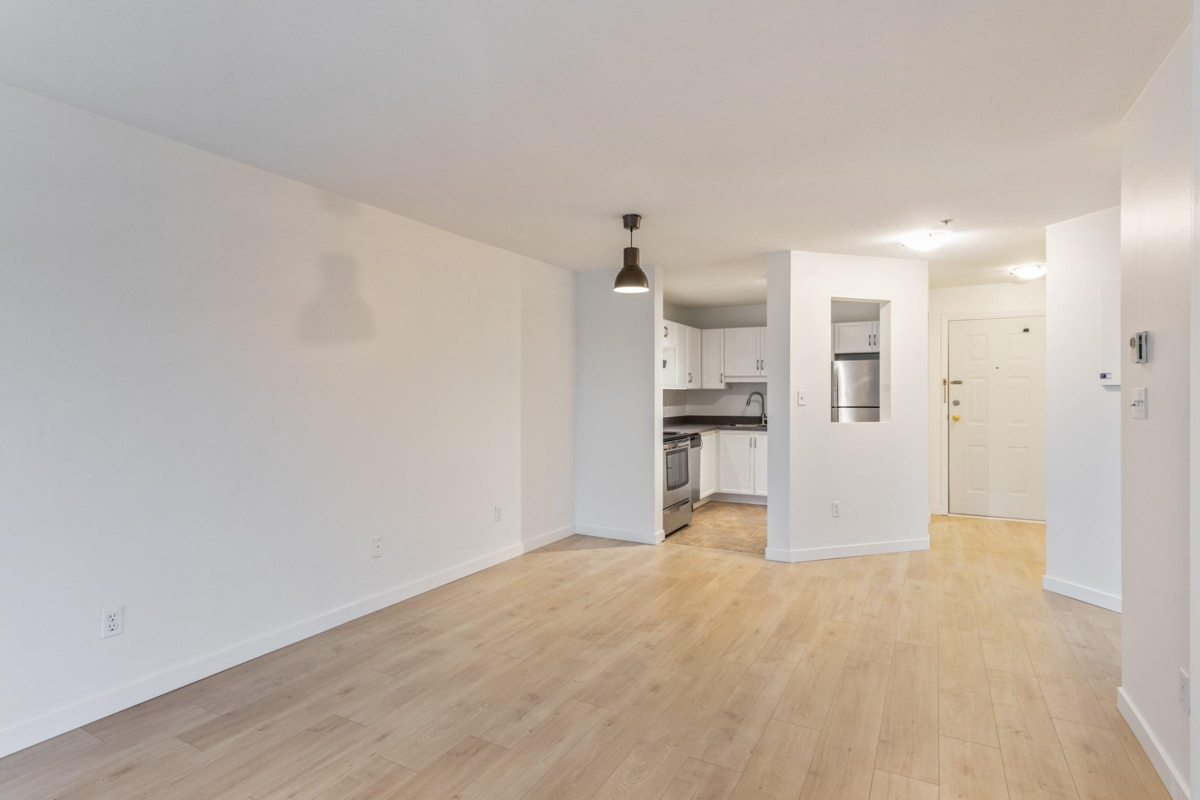 Breakfast Nook Photo of 307 2335 Whyte Avenue, Port Coquitlam, BC