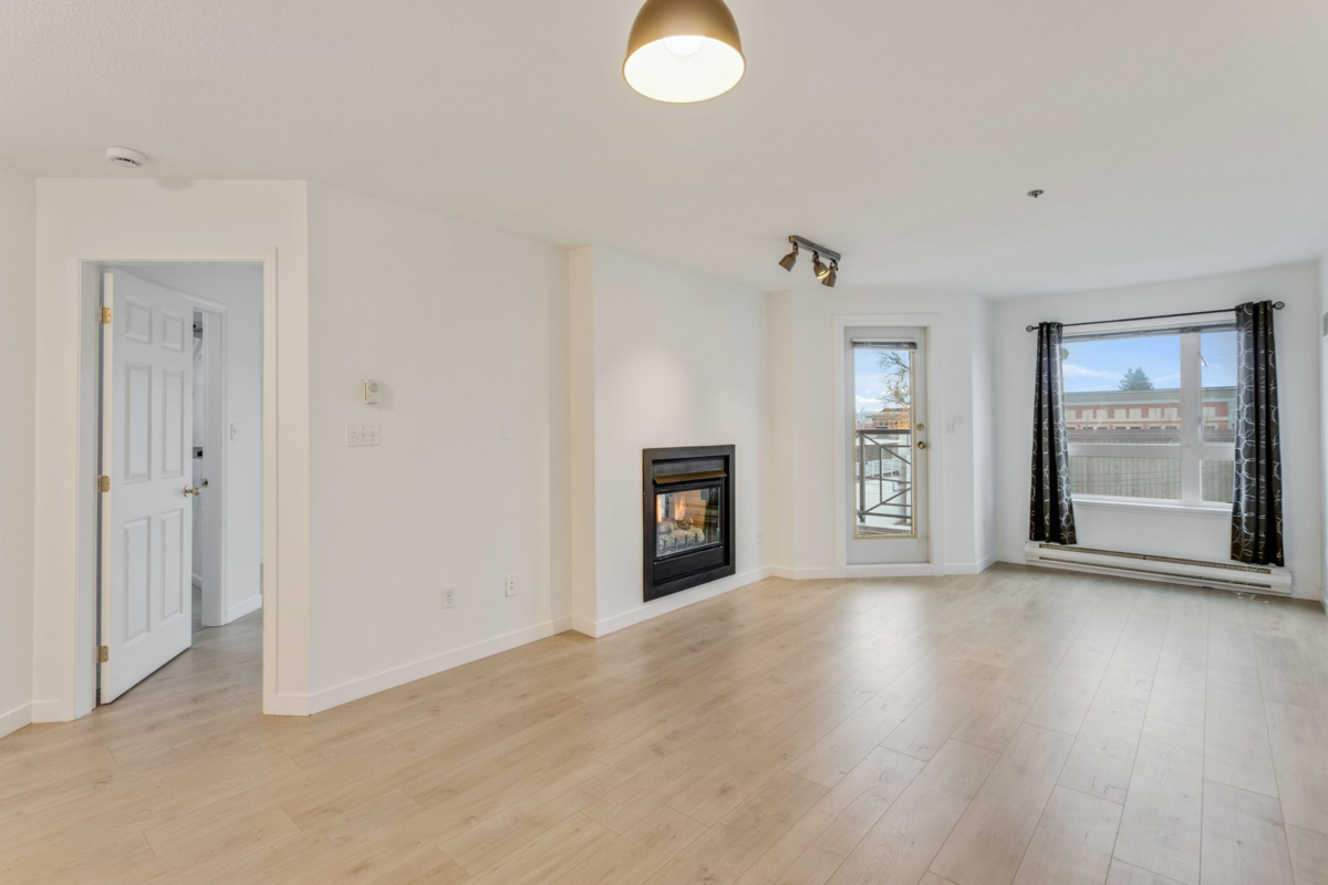 Exterior Front Photo of 307 2335 Whyte Avenue, Port Coquitlam, BC