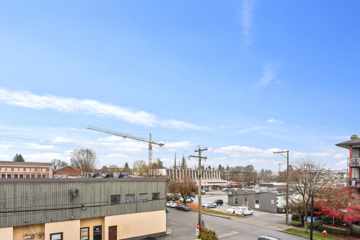 Hallway Photo of 307 2335 Whyte Avenue, Port Coquitlam, BC