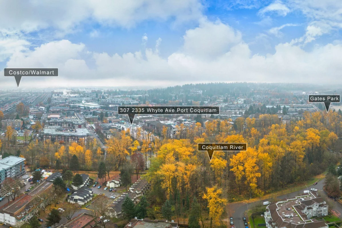 Living Room Photo of 307 2335 Whyte Avenue, Port Coquitlam, BC