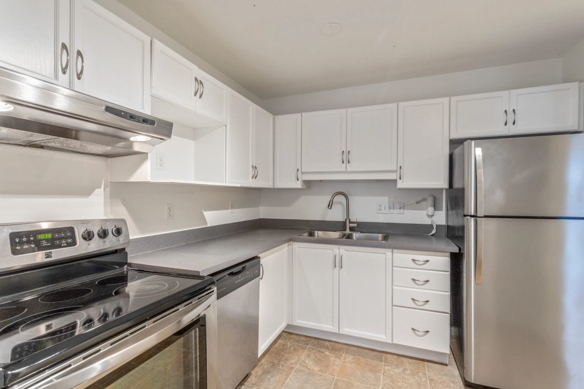 Primary Bedroom Photo of 307 2335 Whyte Avenue, Port Coquitlam, BC