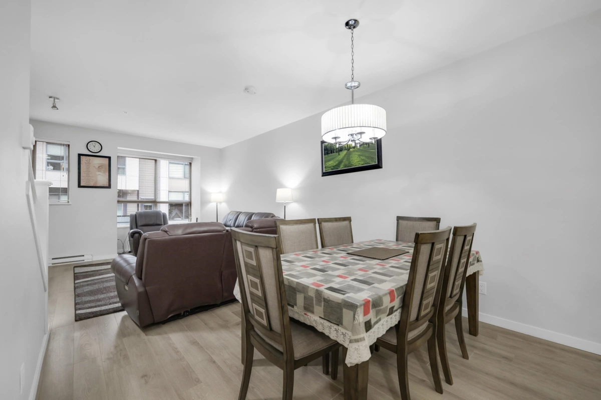 Kitchen Photo of 38358 Summits View Drive, Squamish, BC