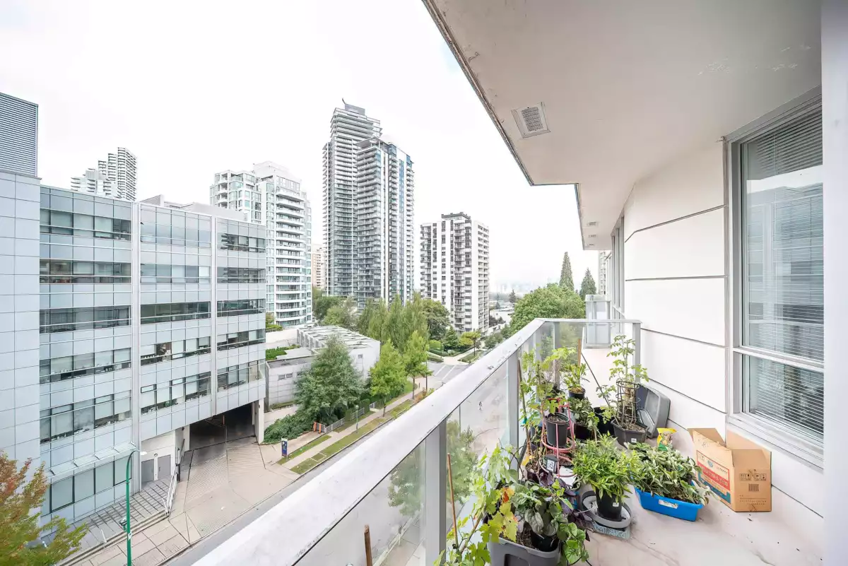 Entry Foyer Photo of 709 4808 Hazel Street, Burnaby, BC