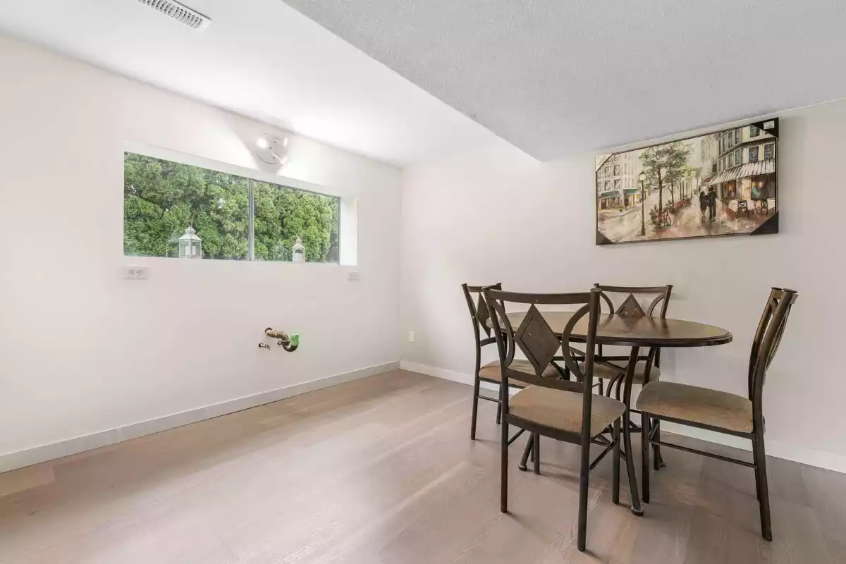 Hallway Photo of 31949 Silverdale Avenue, Mission, BC