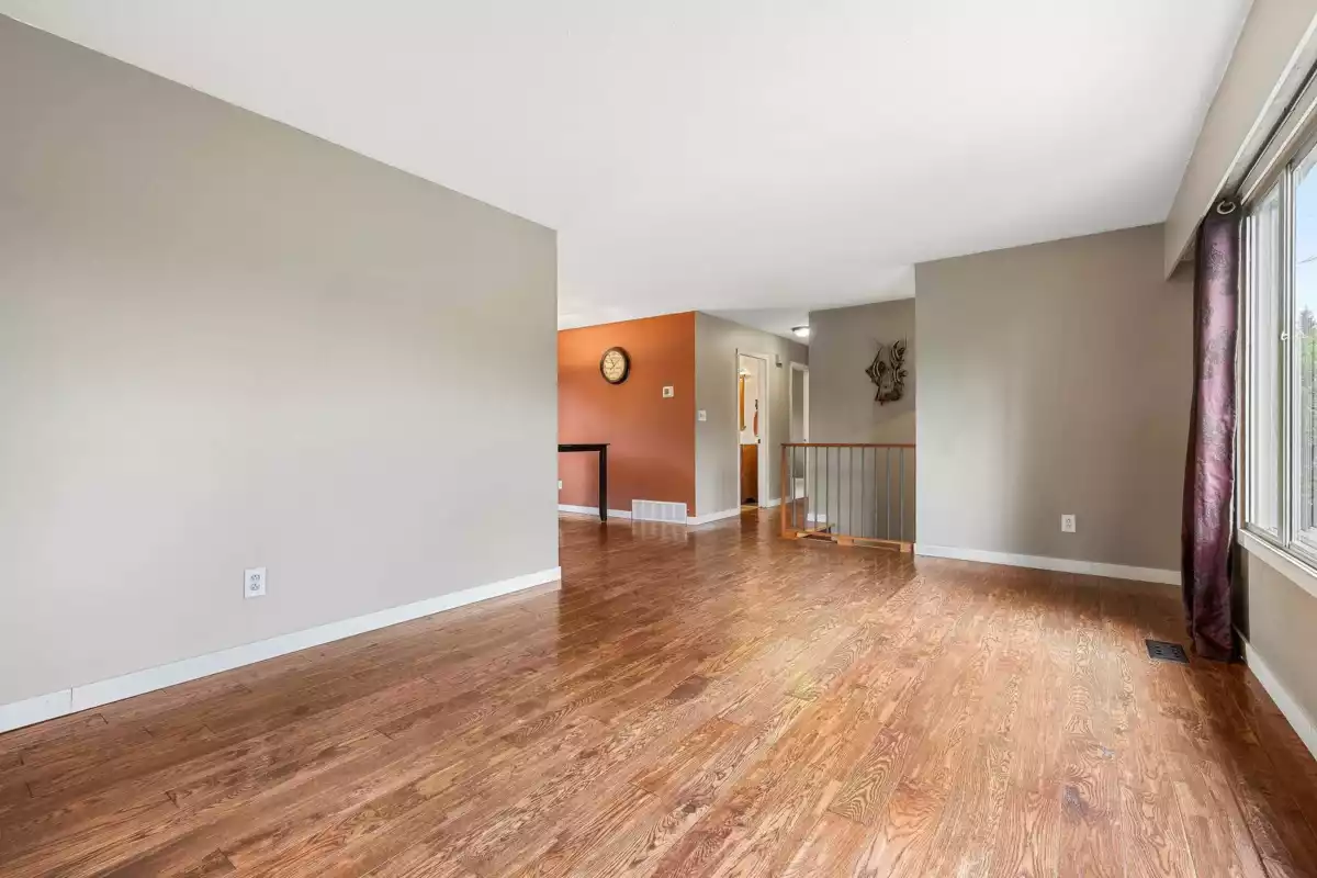 Kitchen Island Photo of 31949 Silverdale Avenue, Mission, BC