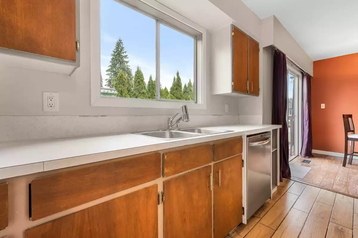 Walk-In Closet Photo of 31949 Silverdale Avenue, Mission, BC