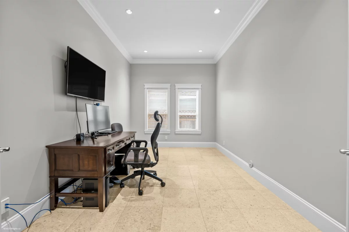 Walk-In Closet Photo of 11248 156a Street, Surrey, BC