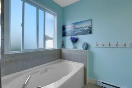 Swimming Pool Photo of 16515 60 Avenue, Surrey, BC