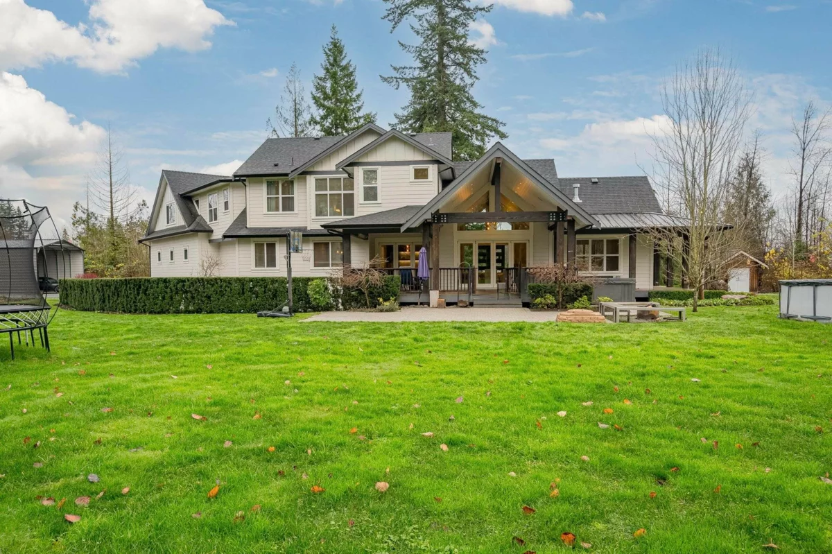 Front Yard Photo of 26979 58 Avenue, Langley, BC