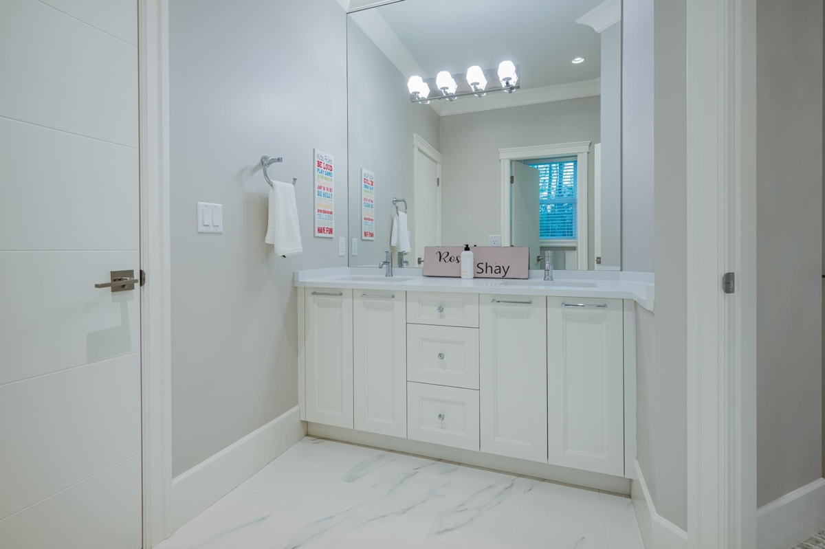 Laundry Room Photo of 26979 58 Avenue, Langley, BC