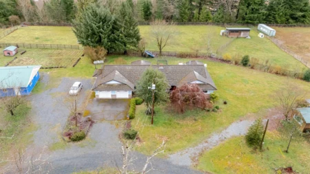 40895 Henderson Road, Columbia Valley, BC, Columbia Valley — Single Family Residence for sale