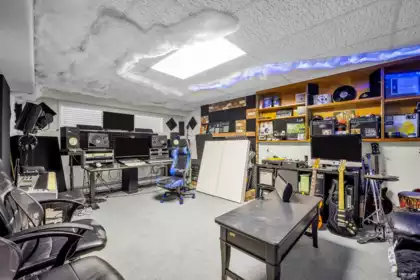 Basement Recreation Room Photo of 673 Lowell Court, Coquitlam, BC