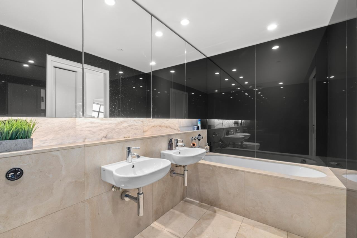 Basement Recreation Room Photo of 2306 838 W Hastings Street, Vancouver, BC