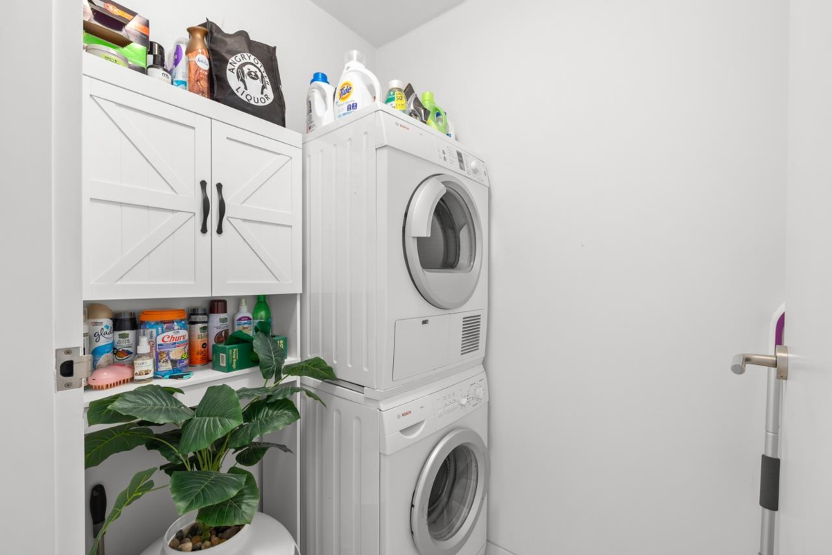 Outdoor Patio Photo of 2306 838 W Hastings Street, Vancouver, BC