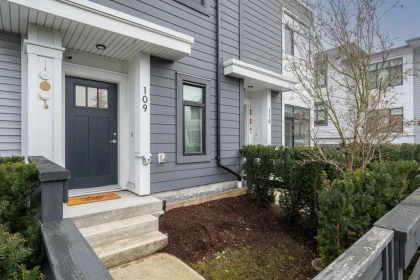 109 15235 Sitka Drive, Surrey, BC, Surrey — Townhouse for sale