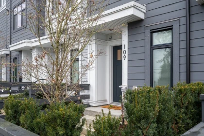 109 15235 Sitka Drive, Surrey, BC, Surrey — Townhouse for sale