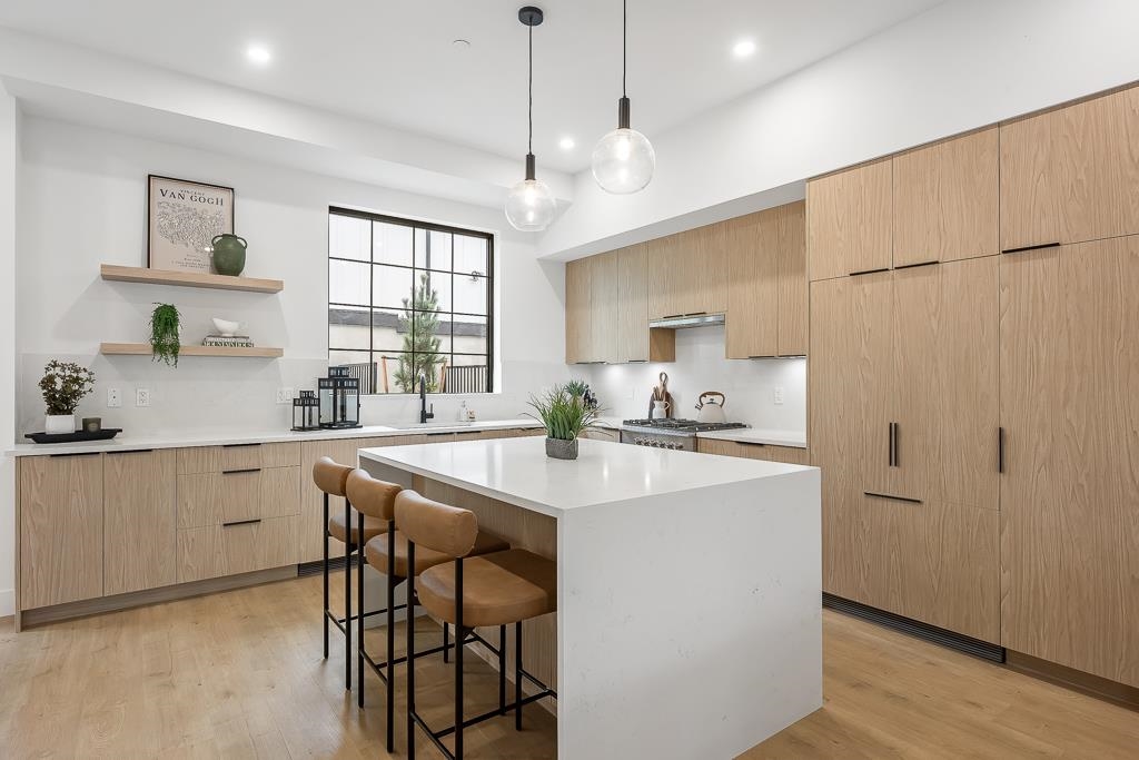 Family Room Photo of 19750 76 Avenue, Langley, BC