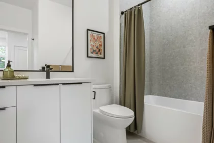 Primary Bathroom Photo of 19750 76 Avenue, Langley, BC