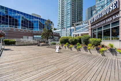 2712 908 Quayside Drive, New Westminster, BC, New Westminster — Apartment/Condo for sale