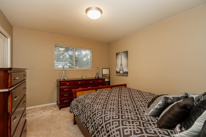 Entry Foyer Photo of 13732 58 Avenue, Surrey, BC